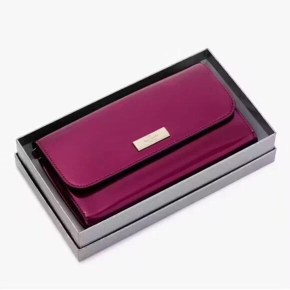 NWT - Kate Spade - Kenzie Boxed Medium Flap Wristlet - Picture 1 of 4